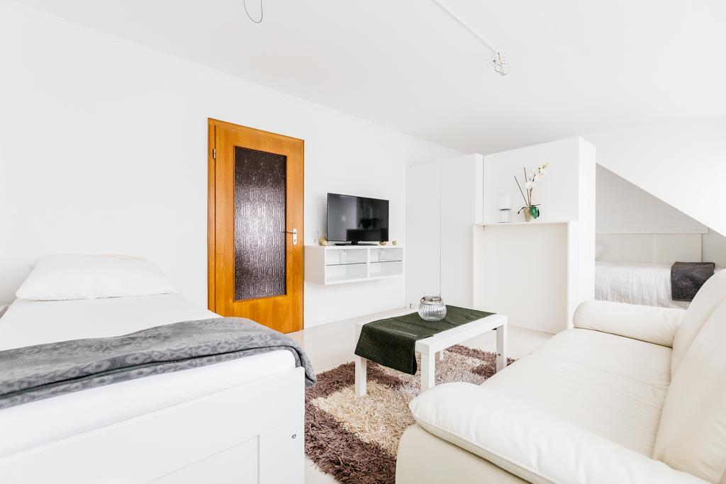 Apartments نيوس الغرفة الصورة