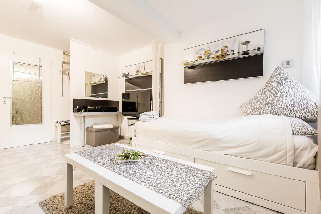 Apartments نيوس الغرفة الصورة